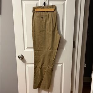 Dockers Men's Khaki Chinos